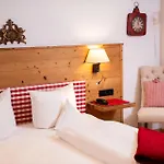 Hotel Garni Reiffenstuel 3*